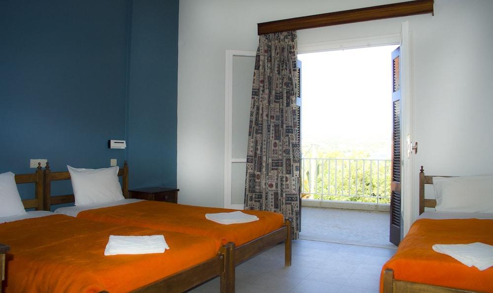 Hotel Alex Метони Экстерьер фото